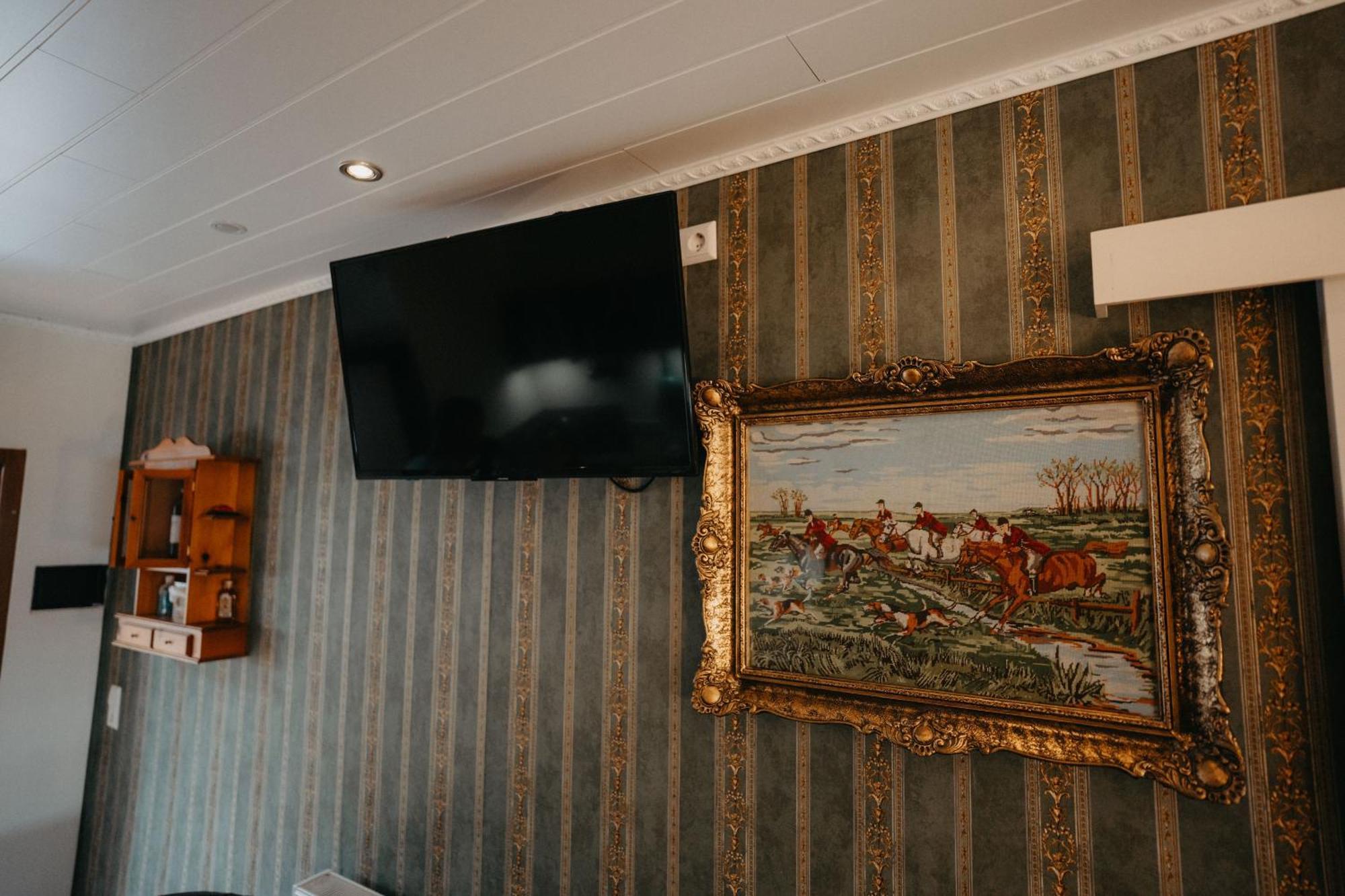 Altes Haeusle Am Waschbach Anno 1625 Ferienwohnungen Und Doppelzimmer イデンコーベン エクステリア 写真